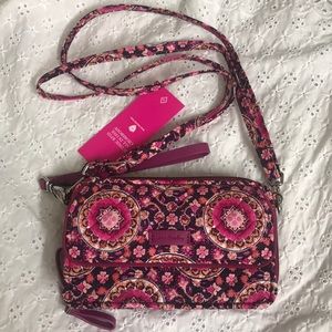 VERA BRADLEY CROSSBODY-RASPBERRY MEDALLION